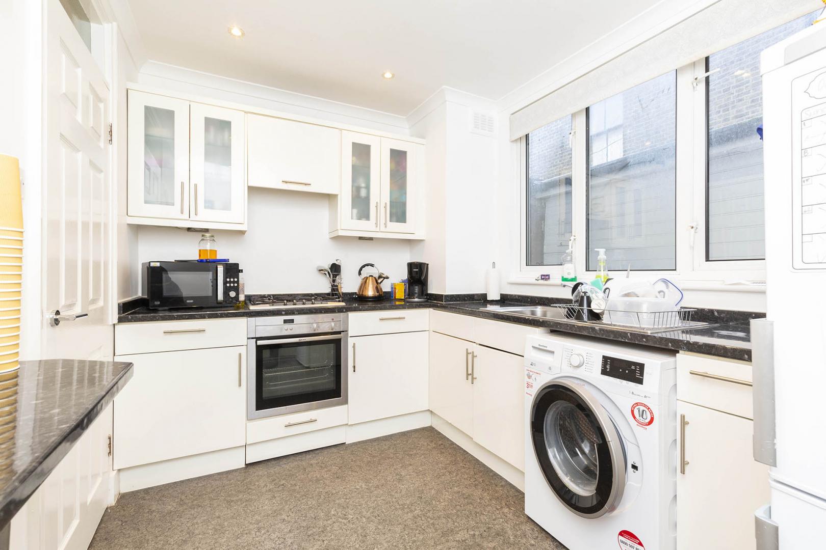 Modern Apartment with Private Patio Haverstock Hill, Belsize Park
